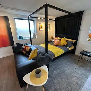  Apartment The By Hip Haus