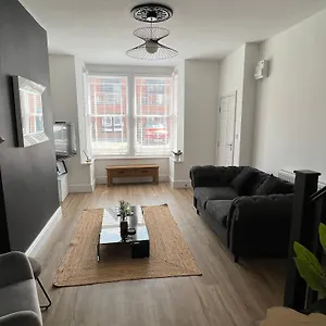  Holiday home Modern 2 Bedroom House